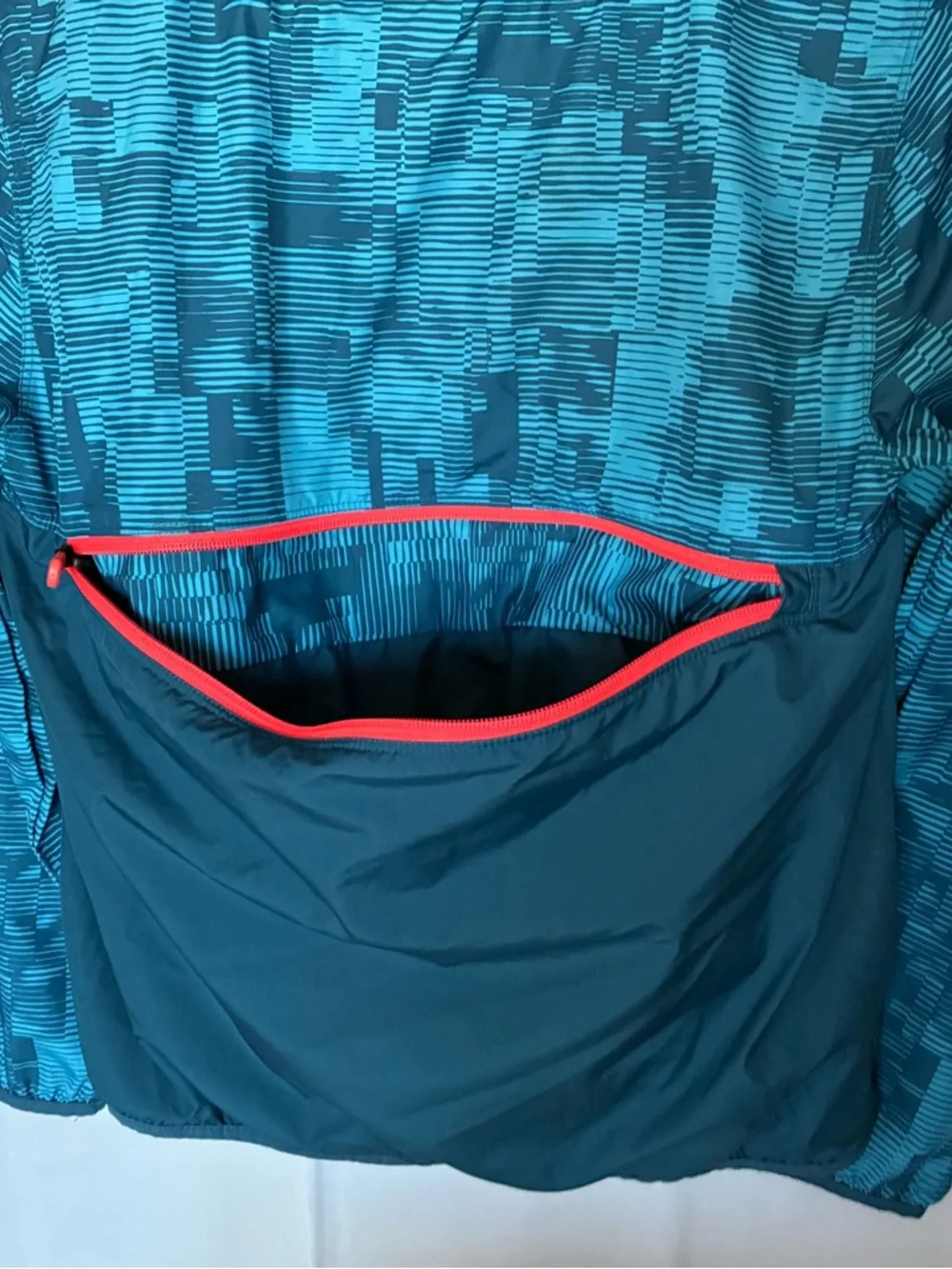 UNDER ARMOUR boys 1/4 zip pullover wind jacket - Picture 6 of 7